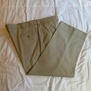 Haggar Men’s khaki slacks EUC. 42 waist 29 length